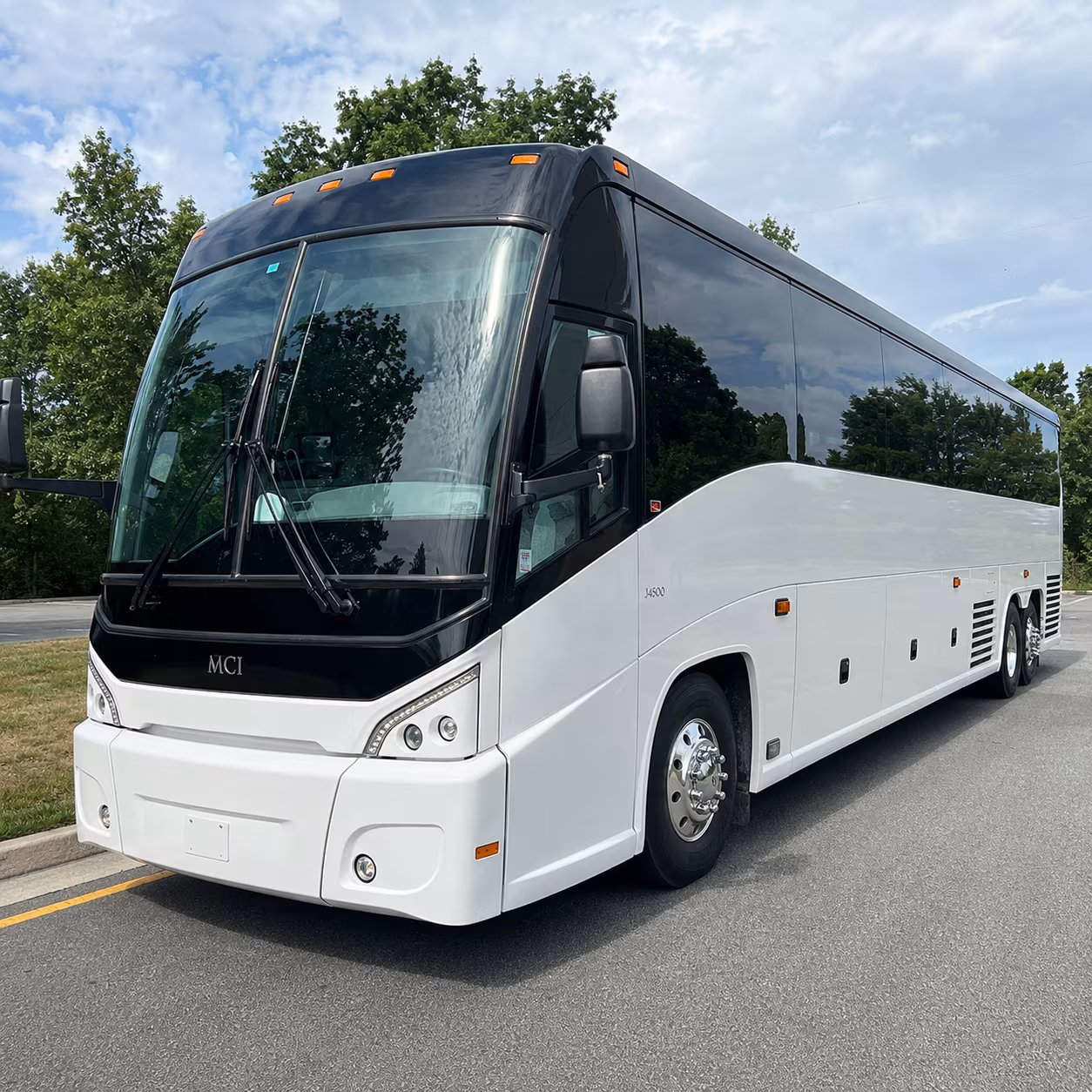 busrentalshoreline com lets you compare corporate buses for any shoreline business need